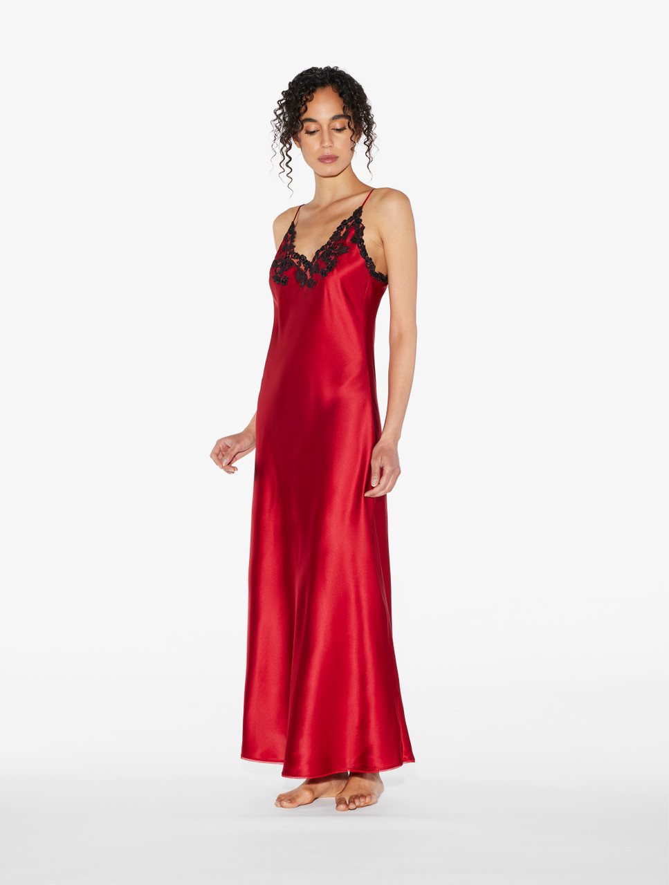 Red long nightgown with frastaglio