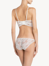 Crop top in white Leavers lace_2