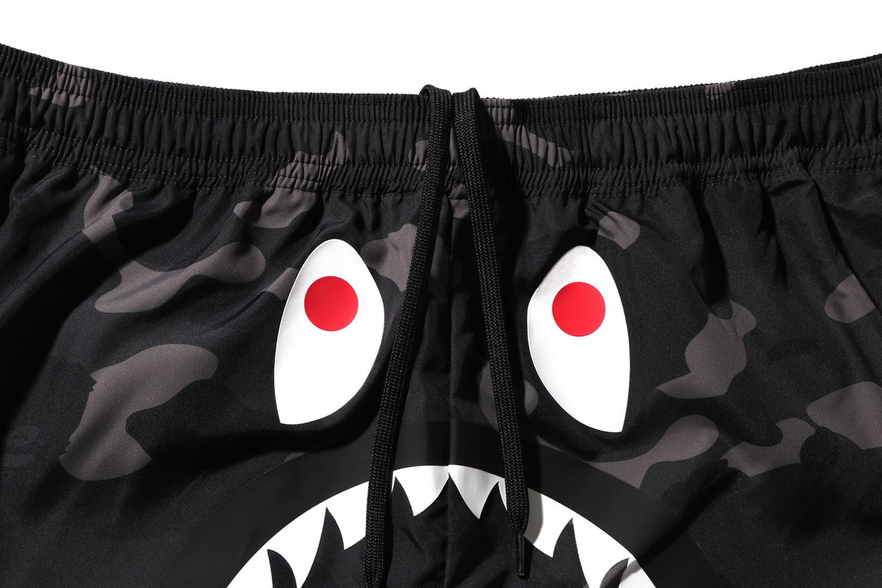 BAPE PANTS COLOR CAMO SHARK BEACH SHORTS