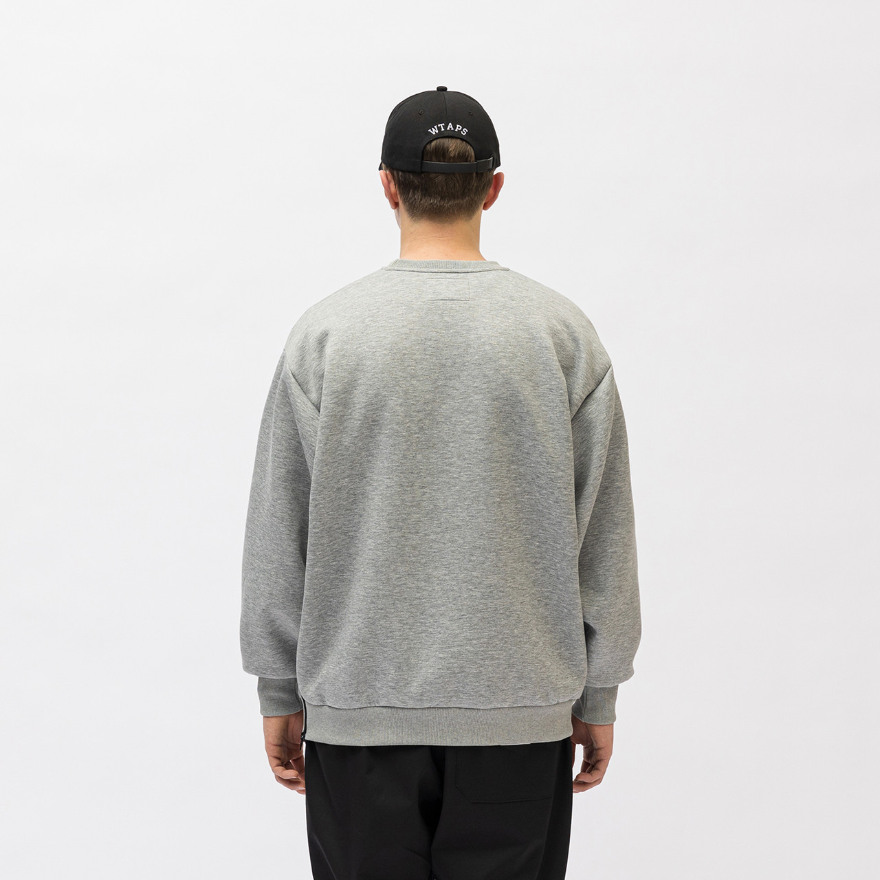 カラーはグレーサイズはXLです【WTAPS】WOUND / SWEATER / RAPO. SIGN