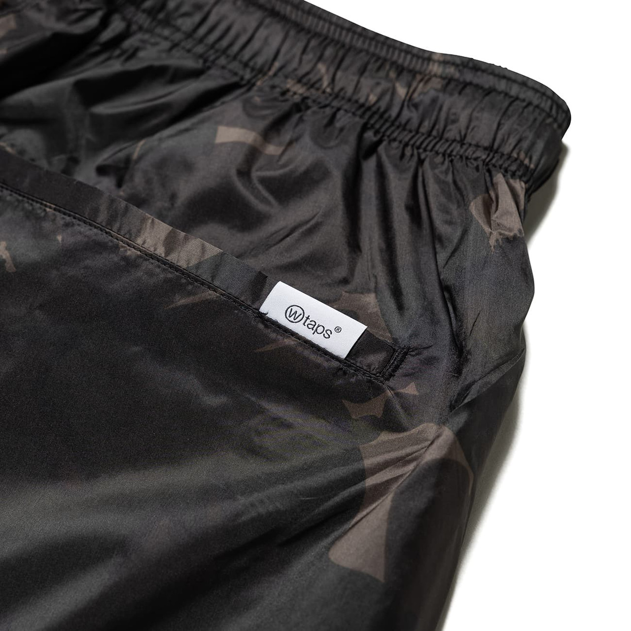 SPST2002 / TROUSERS / NYLON. TAFFETA. TEXTILE. DOT SIGHT 1589