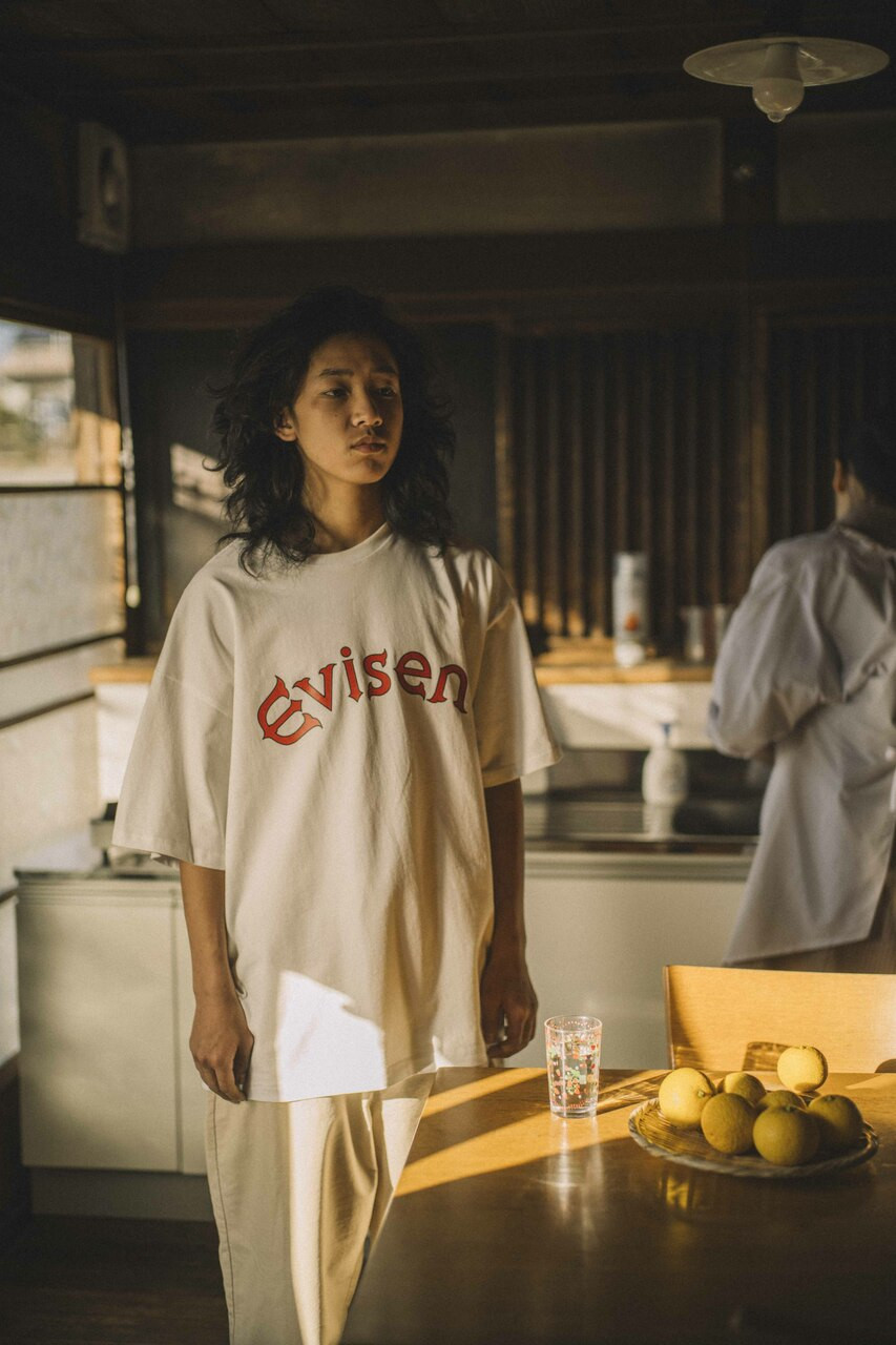 【Evisen skateboards】ROUND LOGO T-SHIRT Evisen Skateboards T-SHIRTS ROUND LOGO T-SHIRT - BLACK