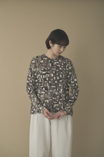 Picture No.1 of minä perhonen kivi Cut and Sew 2025-26 a/w ADA8034