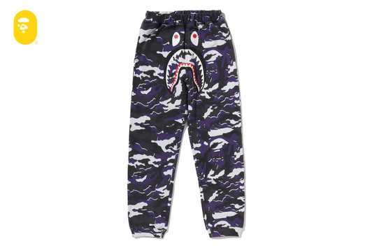 Picture No.1 of BAPE GLITCH WOODLAND CAMO SHARK SWEAT PANTS 1M30-652-001