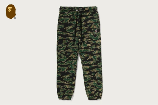 Picture No.1 of BAPE TIGER CAMO ONE POINT SWEATPANTS 1M80-152-301