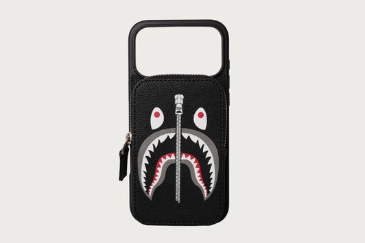 Picture No.1 of BAPE SHARK IPHONE 18 PRO MAX CASE 1M70-182-035