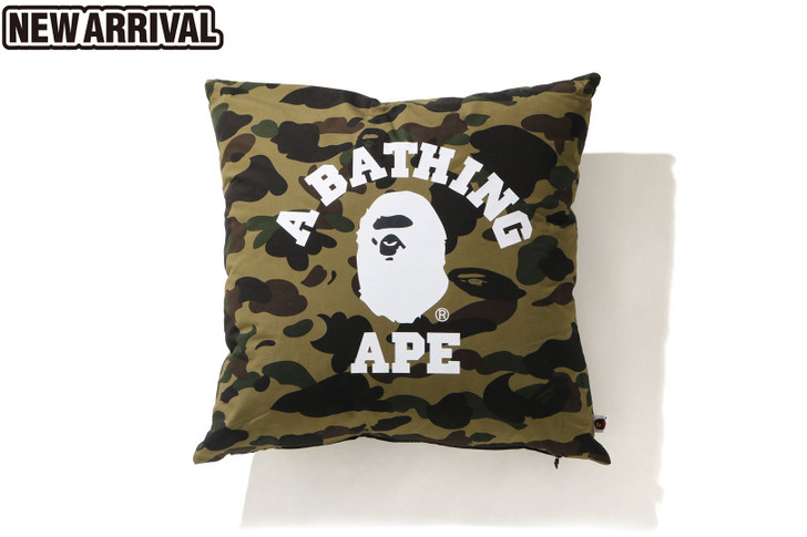 BAPE GOODS 1ST CAMO COLLEGE SQUARE CUSHION