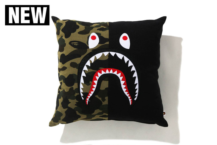 Picture No.1 of BAPE 1ST CAMO SHARK SQUARE CUSHION 1H20-182-057