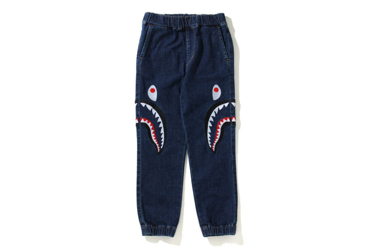 Picture No.1 of BAPE SIDE SHARK EMBROIDERY DAMAGED JOGGER PANTS 1H20-350-602