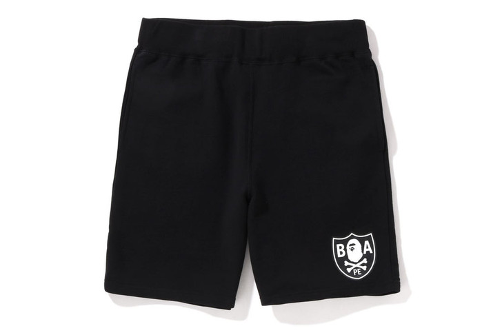 Picture No.1 of BAPE PIRATE COLOR APE CROSSBONE ONE POINT SWEAT SHORTS 4I20153001
