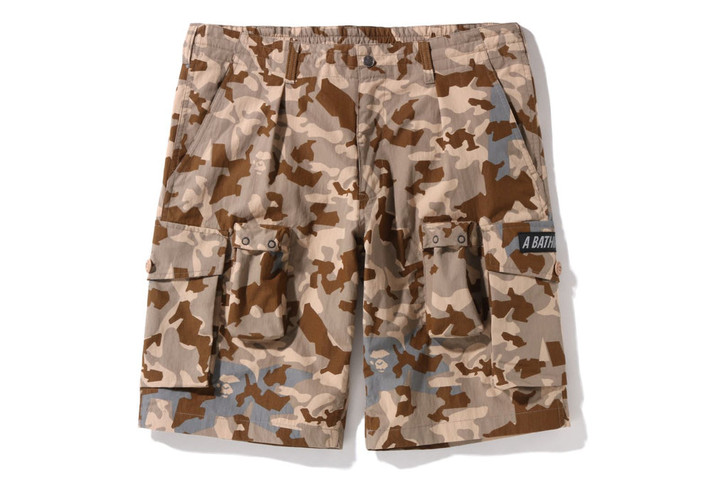 Picture No.1 of BAPE PIRATE SAND CAMO MULTI POCKET WIDE FIT SHORTS 1I30153011