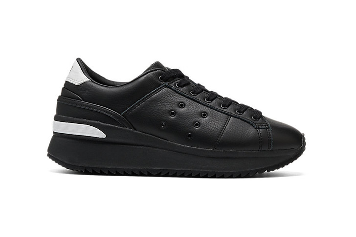 フィオナアカシック Adidas x Ninja ZX Torsion 