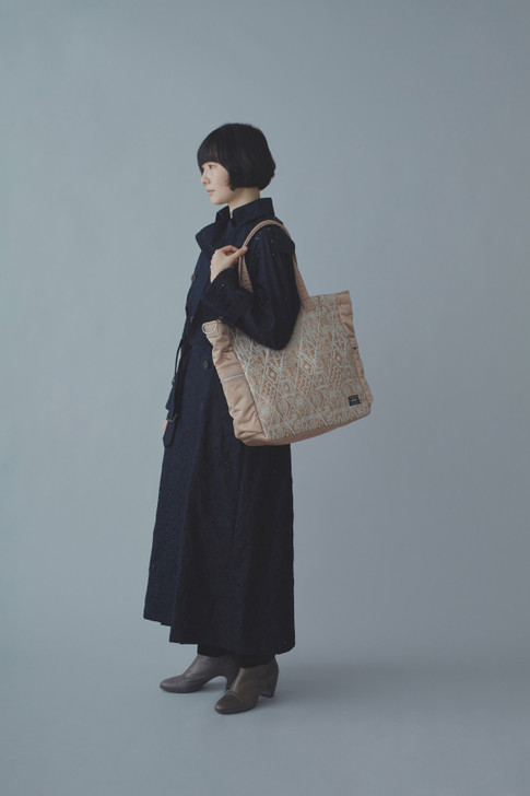 Picture No.1 of minä perhonen symphony2WAY TOTE BAG(L)× PORTER EV0613