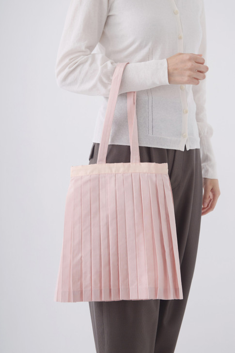 Picture No.1 of minä perhonen pleats bag2023 s/s ABS9570