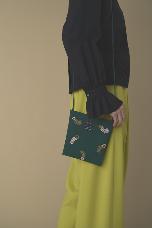 petal featherpocket bag2025-26 a/w ADA9304