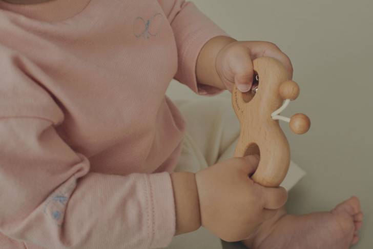 minä perhonen rattle BP700506PC