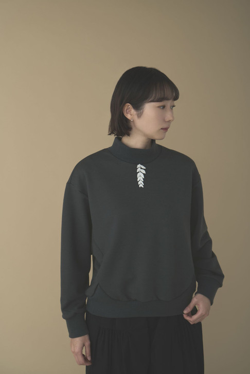 earth piece Pullover 2025-26 a/w ADA8031