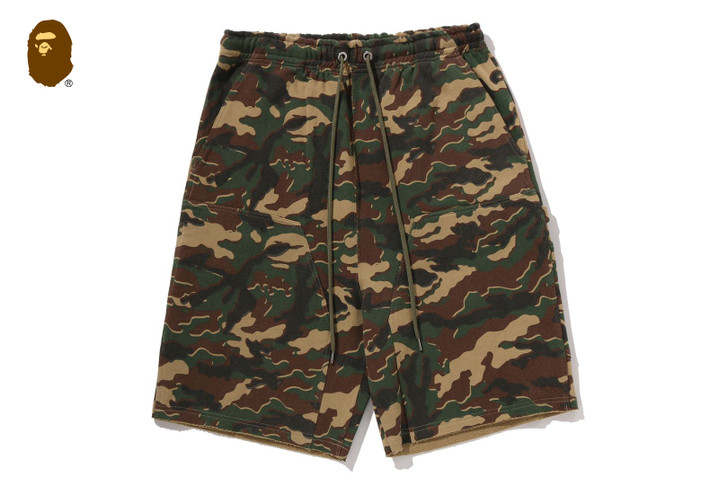 GLITCH WOODLAND CAMO DOUBLE KNEE RELAXED FIT SWEAT SHORTS 1M30-153-319