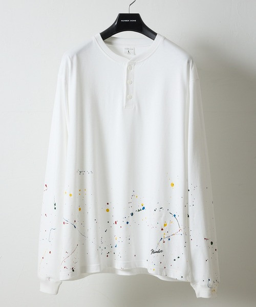 HAND PAINTED BASIC HEM PRINTED HENLEY NECK L/S T-SHIRT / Hand-painted basic One-point Logo Print Henley neck Long-sleeve T-shirt F26GNC003P