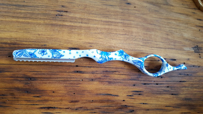 Shear Fanatic™️ Feather Razor Blue Floral w/10 Pack Blades