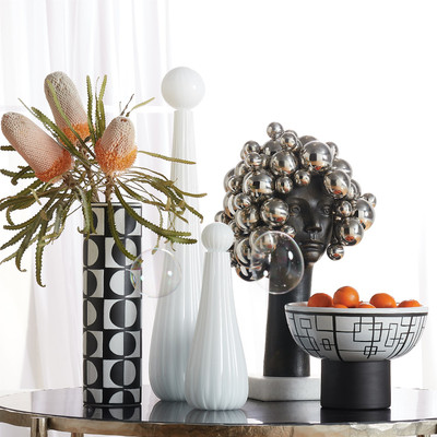 Global Views Black/White Circles Vase - Sm