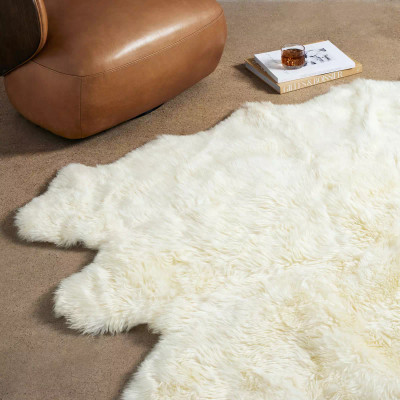 Four Hands Lalo Lambskin Rug - White - 4.5X5.75'