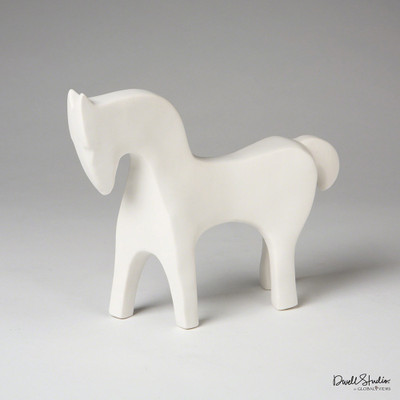 Global Views Horse - Matte White