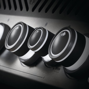 Rogue SE 425 RSIB Freestanding Gas Grill by Napoleon