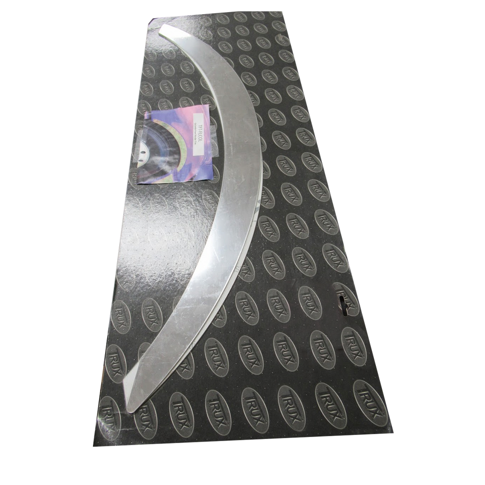 FREIGHTLINER COLUMBIA FRONT SIDE FENDER TRIM