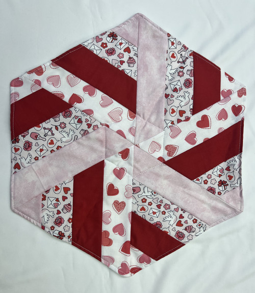 Reversible Hexagonal valentines table topper
