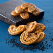 【新鮮預購品- 預計3到7天出貨】RGHK Black Salt butterfly cookies (Palmiers) 帝苑酒店 蝴蝶酥禮品裝 黑海鹽味 180g