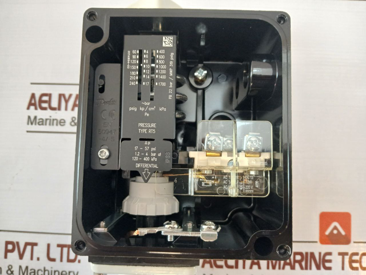 Danfoss Rt5-017-5255 Differential Pressure Switch 60-240 Psig