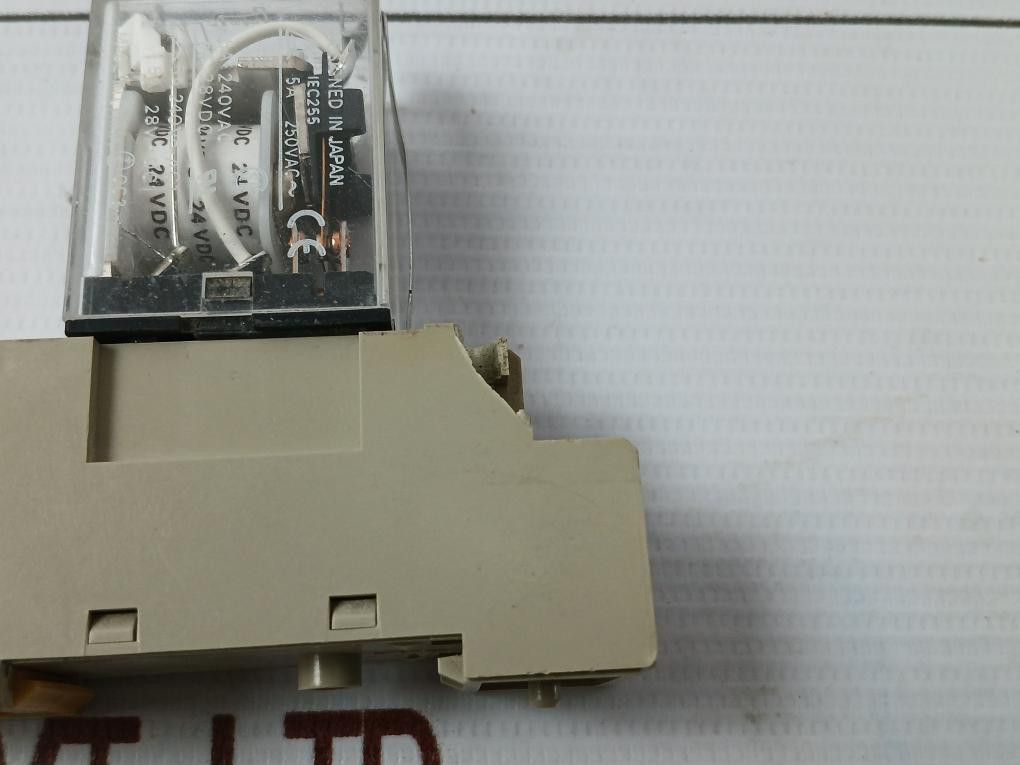 Iec255 Omron My2N Miniature Power Relay With Socket Iec255 24V Dc 7A 250Vac