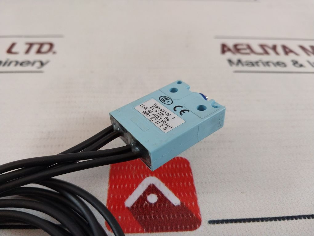 スイッチ Crouzet 83139 1 Micro Limit Switch 6A 250V