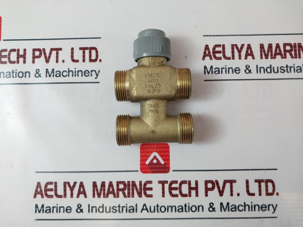 Honeywell V5823C Three-way Control Valve Pn16