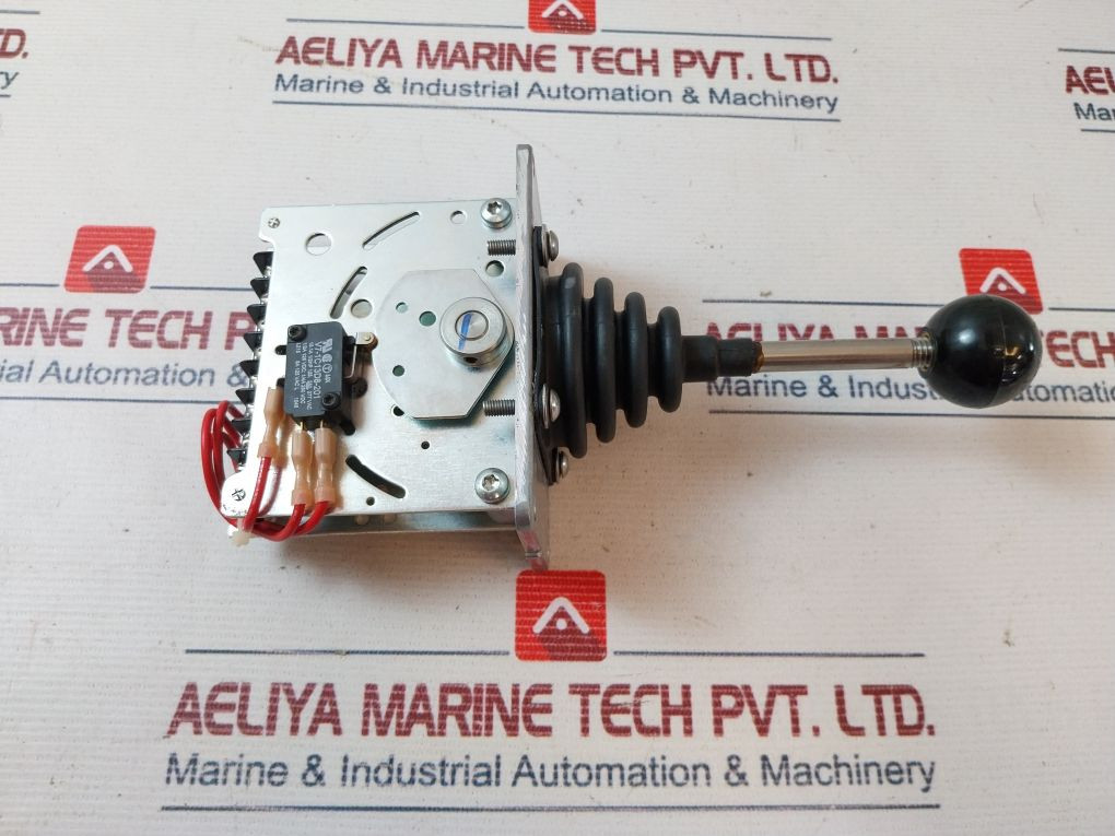 Sauer Danfoss Mch51Ab1174 Control Handle Joystick M421-9101-04