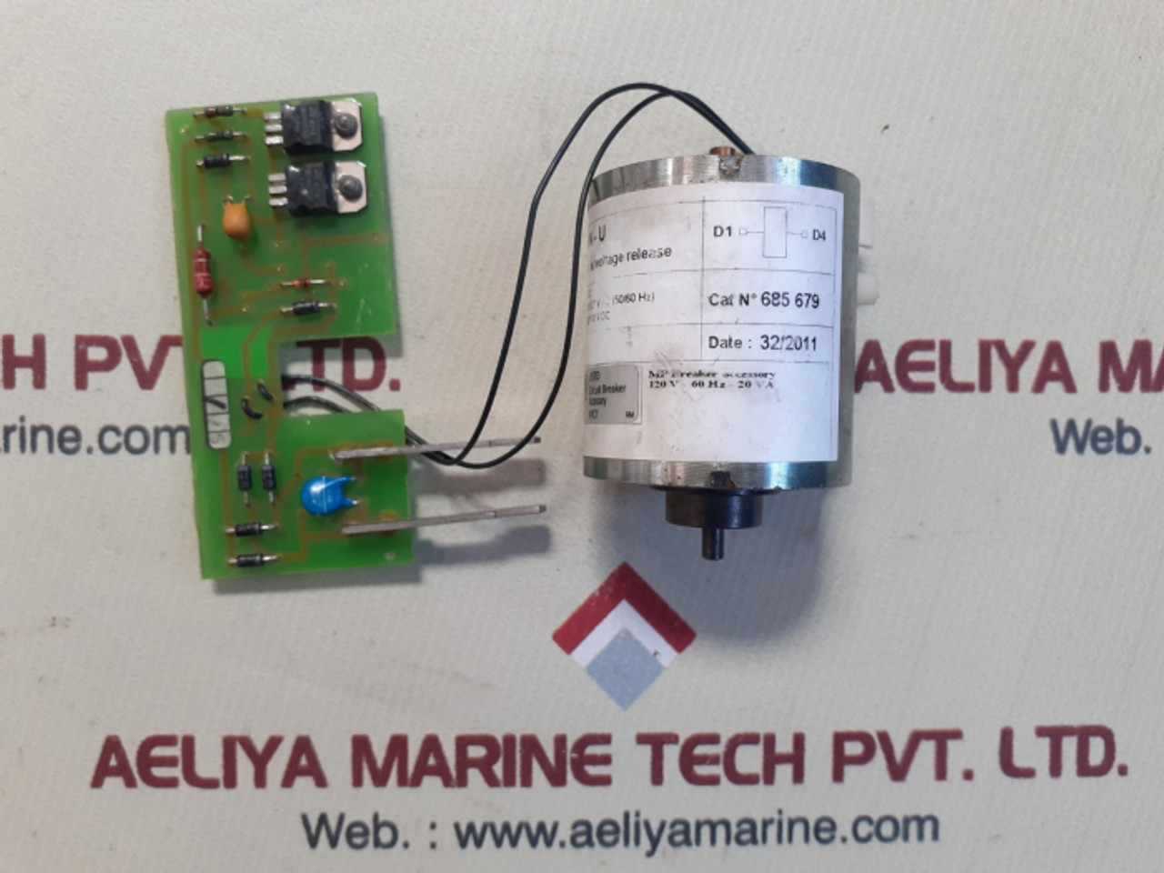 Schneider electric 685 679 undervoltage release for masterpact circuit breaker (50/60hz)
