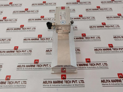 Pfeiffer Vaccum Splitflow 80 Pm P04 316 A Turbo Pump With Tc110 Pump Controller - Used Pfeiffer Vaccum Splitflow 80 Pm P04 316 A Turbo Pump With Tc110 Pump Controller - Used