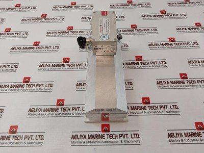 Pfeiffer Vacuum Splitflow 80 Pm P04 316 A Turbo Pump With Tc110 Pump Controller