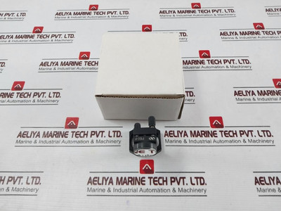 Newport P100-p Miniature Platform Optical Mount With Optic - Used Newport P100-p Miniature Platform Optical Mount With Optic - Used
