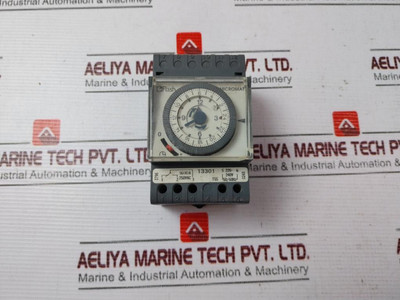 Flash Micromat 13301 Timer Switch 220-240V 50/60Hz - Used Flash Micromat 13301 Timer Switch 220-240V 50/60Hz - Used