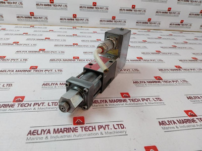 Moog D635-606B Hydraulic Servo Valve A11592 300 Bar, 24 Vdc - Used Moog D635-606B Hydraulic Servo Valve A11592 300 Bar, 24 Vdc - Used