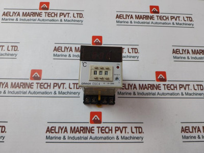 Omron E5C4-r20K Temperature Controller With Base 100/110 Vac 50/60Hz