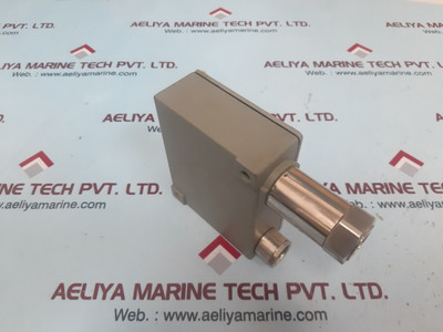 Pressure transmitter Trafag 8202.81.2210, 0-40 bar range, 4 mpa-g. Pressure transmitter Trafag 8202.81.2210, 0-40 bar range, 4 mpa-g.