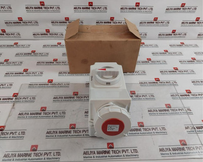 Qx5792 Interlock Socket W/ Change Over Switch Ip67 New