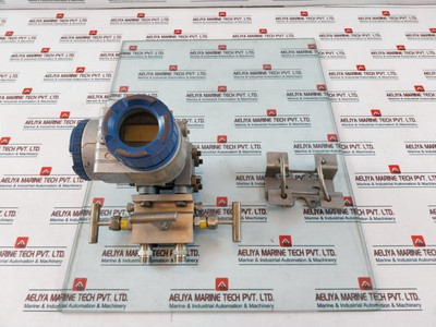 Fuji Electric Fkcb33V4-pacyy-aa Diff. Pressure Transmitter 2300 Psi Used Fuji Electric Fkcb33V4-pacyy-aa Diff. Pressure Transmitter 2300 Psi Used