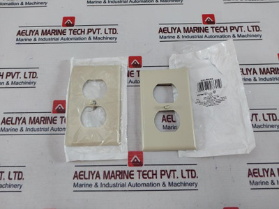 Lot Of 7X Leviton 020-86003 Duplex Receptacle Plate