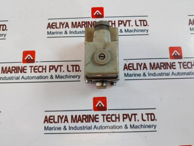 Veb Elektro-bauelemente Tgl 20710 Directional Control Valve 50Hz Veb Elektro-bauelemente Tgl 20710 Directional Control Valve 50Hz