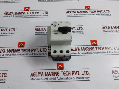 Siemens 3Rv1021-1Ja10 Circuit Breaker With 3Rv1901-2A Auxiliary Switch 10A/240V 