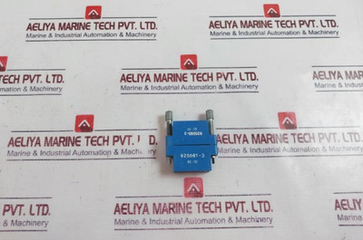 Amp 925061-3 Connector 82-33 - Used